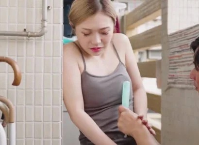 Vợ anh trai giúp em dâu có thai